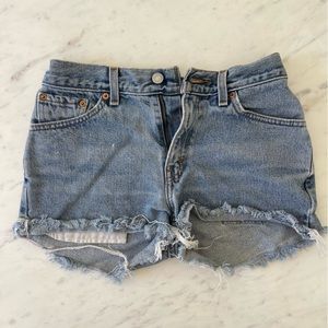 High rise Levi’s denim shorts